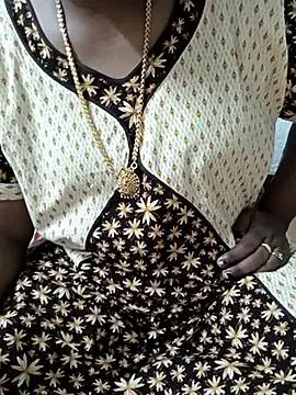 Snapshot of MaaliiiPonuTamil chatting on March 11, 2025, 11:37 pm MaaliiiPonuTamil online show from March 11, 2025, 11:37 pm