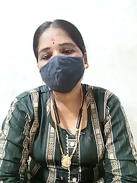 Snapshot of MaaliiiPonuTamil chatting on March 19, 2025, 5:39 pm MaaliiiPonuTamil online show from March 19, 2025, 5:39 pm