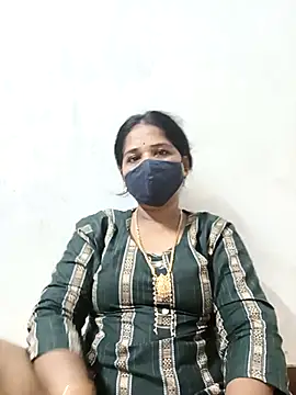 Snapshot of MaaliiiPonuTamil chatting on March 19, 2025, 10:09 pm MaaliiiPonuTamil online show from March 19, 2025, 10:09 pm