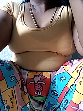 Snapshot of MaaliiiPonuTamil chatting on September 30, 2025, 9:47 am MaaliiiPonuTamil online show from September 30, 2025, 9:47 am