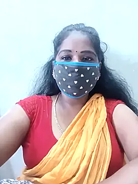 Snapshot of MaaliiiPonuTamil chatting on October 3, 2025, 1:13 am MaaliiiPonuTamil online show from October 3, 2025, 1:13 am