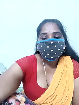 Snapshot of MaaliiiPonuTamil chatting on October 8, 2025, 5:43 pm MaaliiiPonuTamil online show from October 8, 2025, 5:43 pm