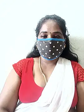 Snapshot of MaaliiiPonuTamil chatting on October 9, 2025, 5:49 am MaaliiiPonuTamil online show from October 9, 2025, 5:49 am