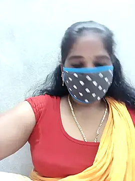 Snapshot of MaaliiiPonuTamil chatting on October 15, 2025, 1:44 pm MaaliiiPonuTamil online show from October 15, 2025, 1:44 pm