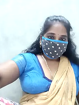 Snapshot of MaaliiiPonuTamil chatting on October 19, 2025, 1:23 pm MaaliiiPonuTamil online show from October 19, 2025, 1:23 pm