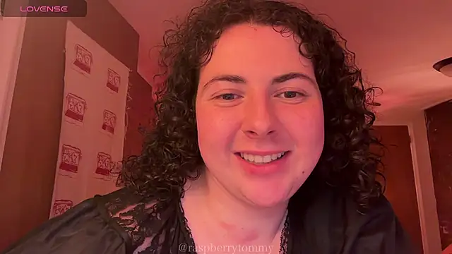 Snapshot of RaspberryTommyFTM chatting on December 2, 2025, 8:48 pm RaspberryTommyFTM online show from December 2, 2025, 8:48 pm