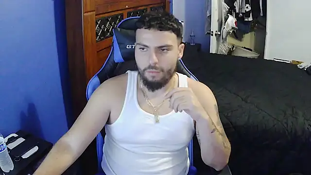 Snapshot of MasterKvn chatting on March 11, 2025, 8:20 am MasterKvn online show from March 11, 2025, 8:20 am