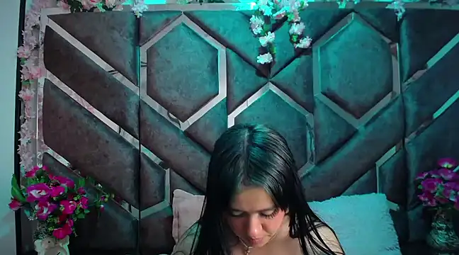 Snapshot of Victoria_Rossy chatting on January 23, 2025, 10:01 pm Victoria Rossy online show from January 23, 2025, 10:01 pm