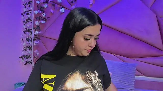 Victoria Rossy online show from December 3, 2025, 7:34 pm