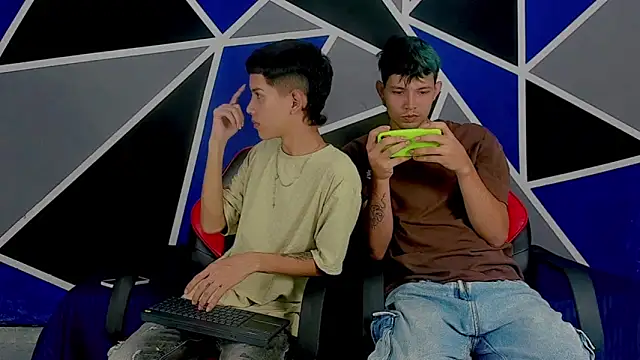 migueyalejo teens online show from March 13, 2025, 4:16 am