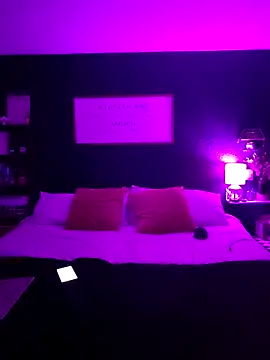 Snapshot of _CumSeeV_ chatting on October 18, 2025, 4:26 am CumSeeV online show from October 18, 2025, 4:26 am