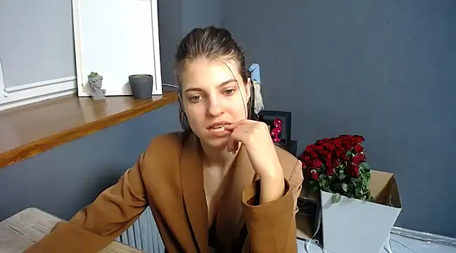 felicity gold online show from February 18, 2025, 10:38 am