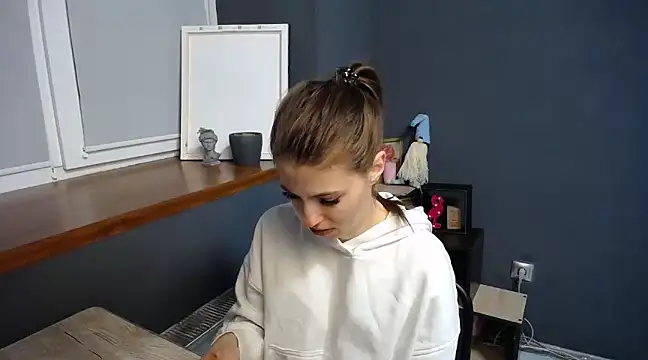 felicity gold online show from March 14, 2025, 7:37 am