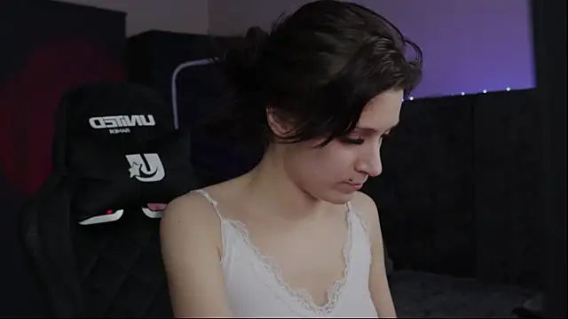 Snapshot of Kathleen_Meow chatting on December 10, 2024, 9:23 am Kathleen Meow online show from December 10, 2024, 9:23 am