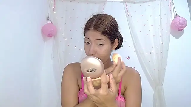 Snapshot of evaluna_horny_ chatting on September 20, 2025, 9:05 pm evaluna horny  online show from September 20, 2025, 9:05 pm