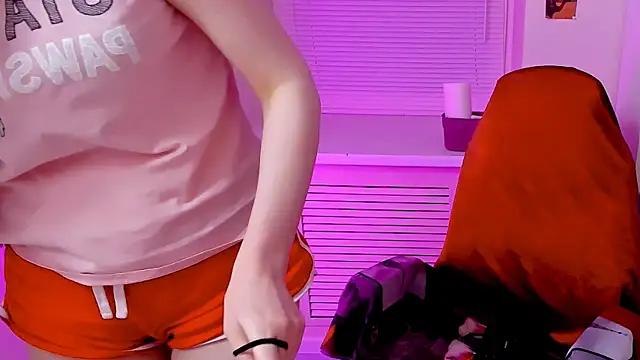 CarolGiggly online show from October 23, 2025, 8:13 am