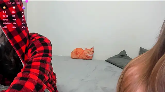 Snapshot of ravenousbiter chatting on February 6, 2025, 8:45 pm ravenousbiter online show from February 6, 2025, 8:45 pm