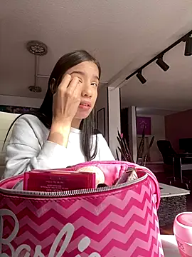 Praga Pink online show from November 21, 2025, 1:32 pm