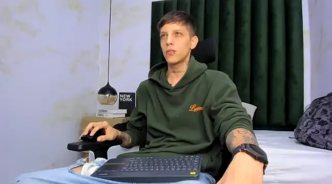 Snapshot of Adam_hard_ chatting on February 24, 2025, 11:52 pm Adam hard  online show from February 24, 2025, 11:52 pm