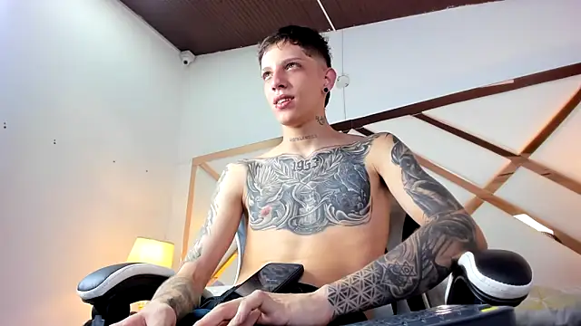 Snapshot of Adam_hard_ chatting on September 24, 2025, 7:39 pm Adam hard  online show from September 24, 2025, 7:39 pm