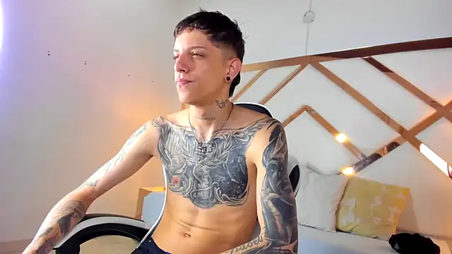 Snapshot of Adam_hard_ chatting on September 30, 2025, 7:41 pm Adam hard  online show from September 30, 2025, 7:41 pm