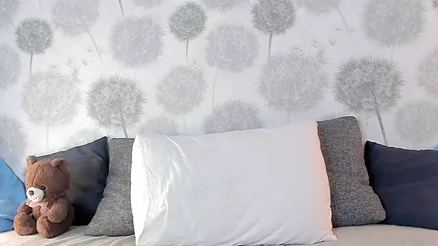 Snapshot of EngelFugler chatting on January 28, 2025, 3:35 pm EngelFugler online show from January 28, 2025, 3:35 pm