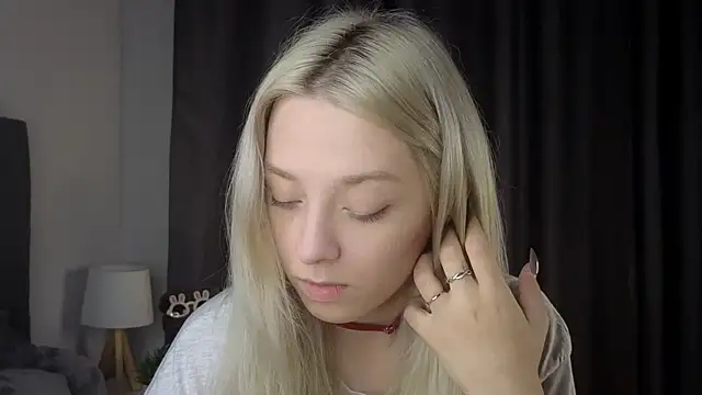 Snapshot of EngelFugler chatting on September 14, 2025, 11:31 am EngelFugler online show from September 14, 2025, 11:31 am