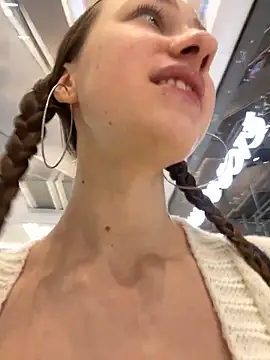 Snapshot of Lia__Love chatting on December 30, 2024, 12:20 pm Lia Love online show from December 30, 2024, 12:20 pm