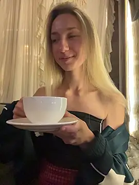 Snapshot of Lia__Love chatting on October 21, 2025, 6:41 pm Lia Love online show from October 21, 2025, 6:41 pm