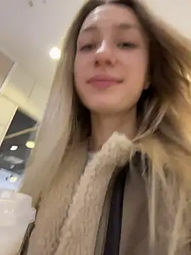 Snapshot of Lia__Love chatting on October 29, 2025, 11:12 am Lia Love online show from October 29, 2025, 11:12 am