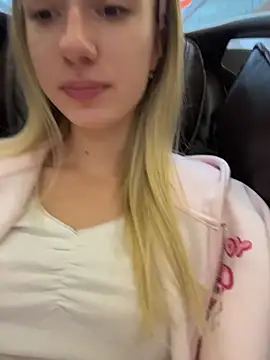 Snapshot of Lia__Love chatting on November 3, 2025, 12:17 pm Lia Love online show from November 3, 2025, 12:17 pm