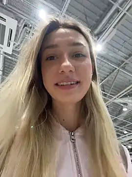 Snapshot of Lia__Love chatting on November 7, 2025, 12:16 pm Lia Love online show from November 7, 2025, 12:16 pm