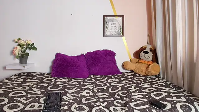 Snapshot of Angel_shiny chatting on October 28, 2025, 7:05 pm Angel shiny online show from October 28, 2025, 7:05 pm