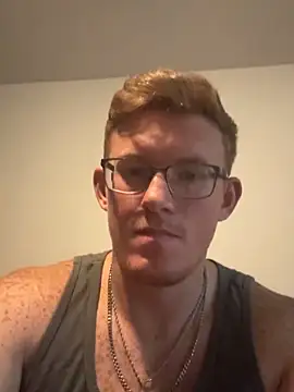 freckledginger369 online show from December 18, 2025, 9:32 pm