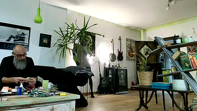 Kingsscepter online show from October 6, 2025, 7:17 am