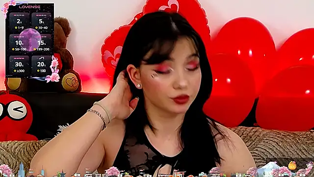 AveryWillow online show from February 15, 2025, 12:01 pm