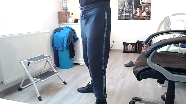 Snapshot of SteveStiffbone chatting on March 4, 2025, 5:56 pm SteveStiffbone online show from March 4, 2025, 5:56 pm