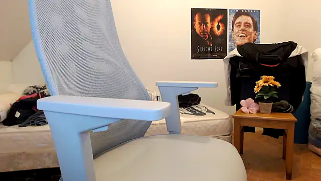 Snapshot of SteveStiffbone chatting on September 9, 2025, 6:18 pm SteveStiffbone online show from September 9, 2025, 6:18 pm