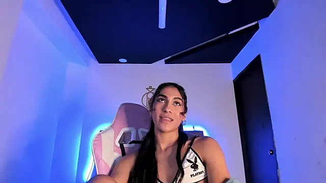 Snapshot of MiaCavallii_ chatting on March 19, 2025, 9:17 am MiaCavallii online show from March 19, 2025, 9:17 am