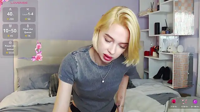 White Lioness online show from October 21, 2025, 3:13 pm