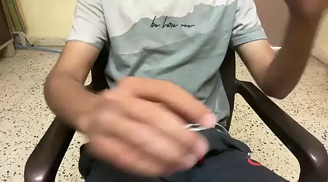 Snapshot of rahul_4u chatting on February 19, 2025, 8:12 am rahul 4u online show from February 19, 2025, 8:12 am