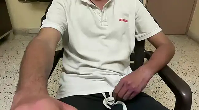 Snapshot of rahul_4u chatting on March 15, 2025, 8:32 pm rahul 4u online show from March 15, 2025, 8:32 pm