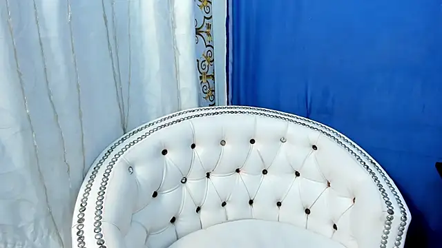 Analia18  online show from February 4, 2025, 12:00 pm