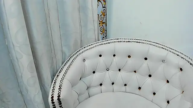 Analia18  online show from March 9, 2025, 4:22 pm