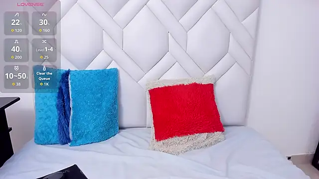 Analia18  online show from November 7, 2025, 1:22 pm