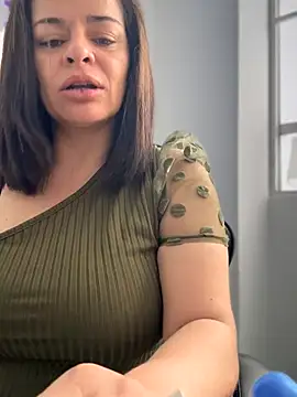 NATHALIA-28  online show from November 14, 2025, 12:04 pm