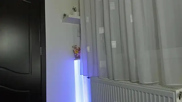 Snapshot of Anahi1993 chatting on February 2, 2025, 5:21 am Anahi1993 online show from February 2, 2025, 5:21 am