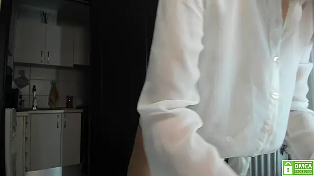 Snapshot of Anahi1993 chatting on October 17, 2025, 4:15 am Anahi1993 online show from October 17, 2025, 4:15 am