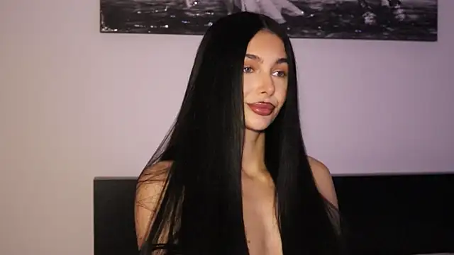 IvyKaelani online show from October 17, 2025, 1:35 pm