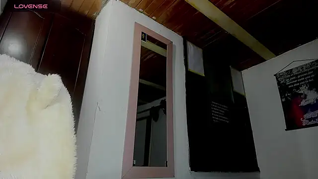 Snapshot of Nenita_Hot_ chatting on October 3, 2025, 8:17 pm Nenita Hot online show from October 3, 2025, 8:17 pm